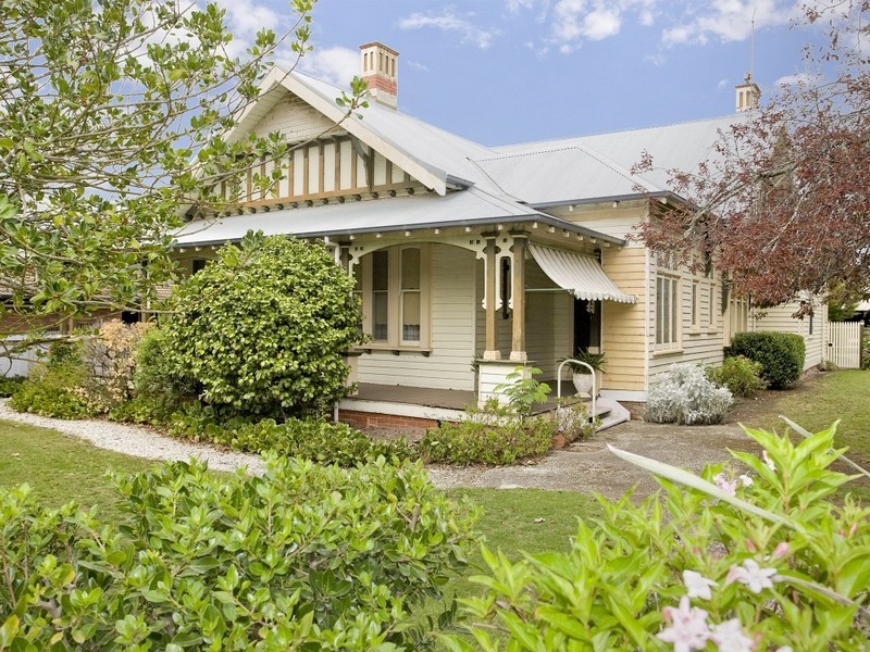 16 Fyans Street, Colac VIC 3250