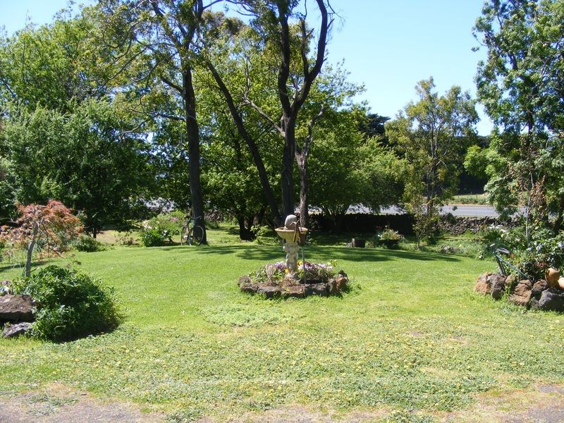 2697 Princes Highway, Pomborneit VIC 3260