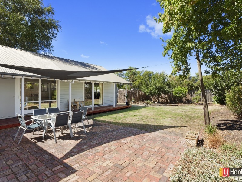 54 Calvert St, Colac VIC 3250