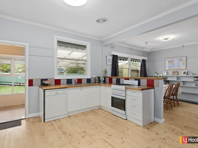 8 Adrian Street, Colac VIC 3250
