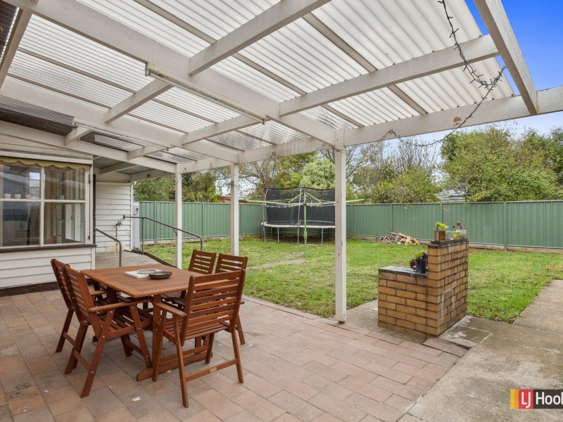 8 Adrian Street, Colac VIC 3250
