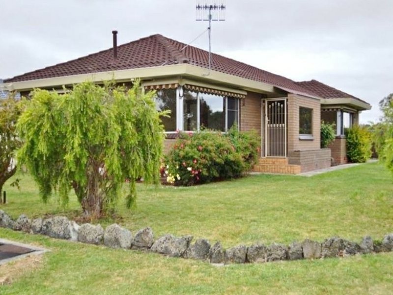 2 John Crescent, Colac VIC 3250