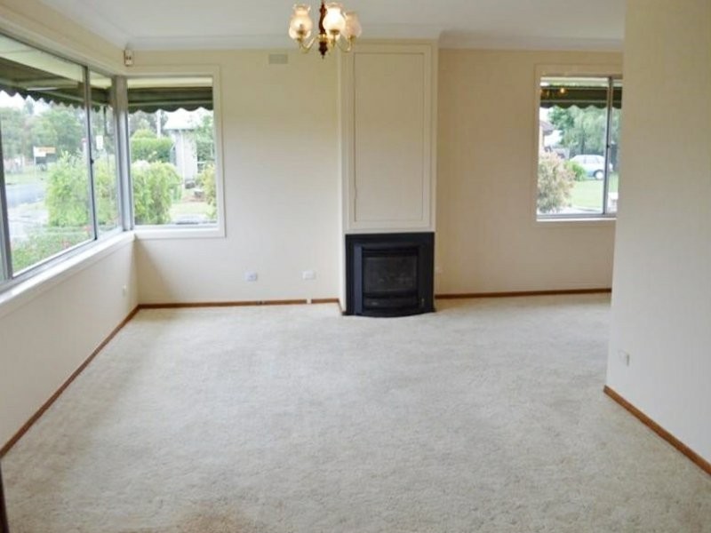 2 John Crescent, Colac VIC 3250