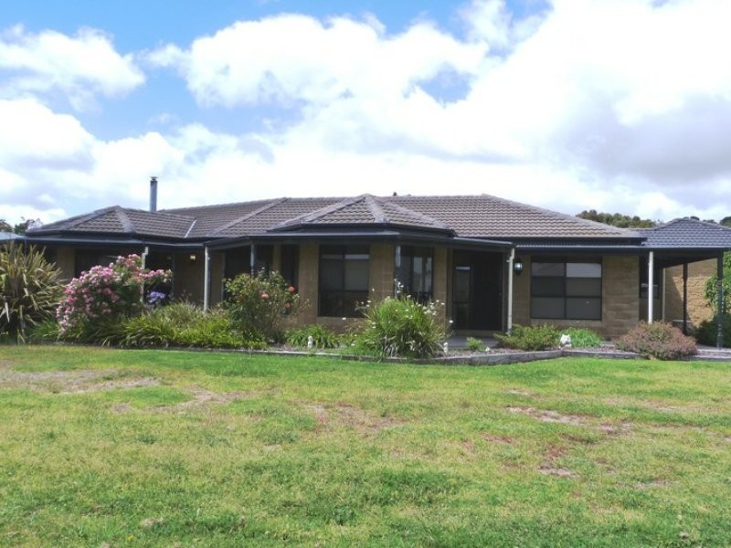 1-3 Deloraine Ct, Elliminyt VIC 3250