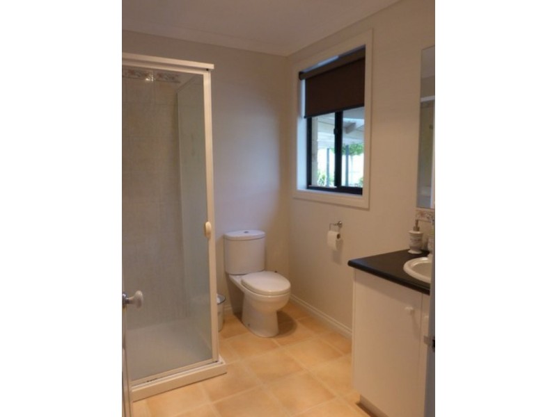 1-3 Deloraine Ct, Elliminyt VIC 3250