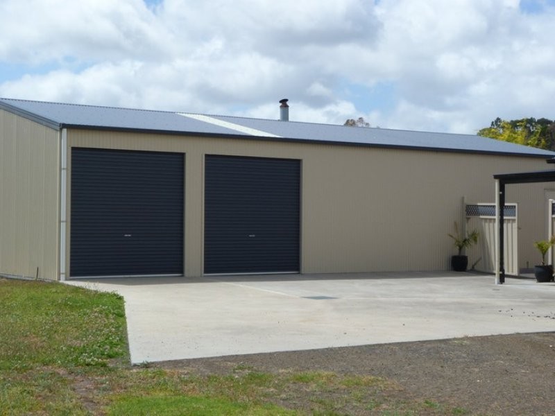 1-3 Deloraine Ct, Elliminyt VIC 3250