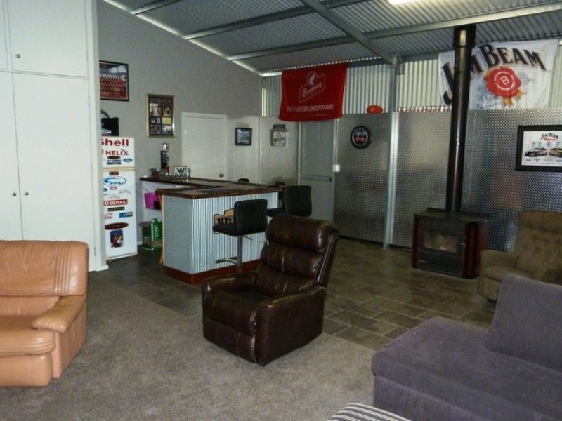 1-3 Deloraine Ct, Elliminyt VIC 3250