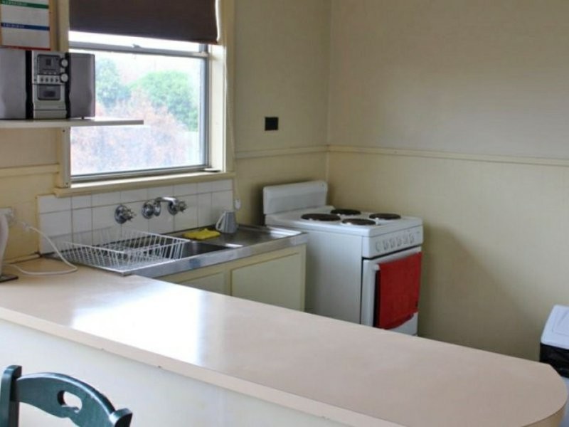 73 Moore Street, Colac VIC 3250