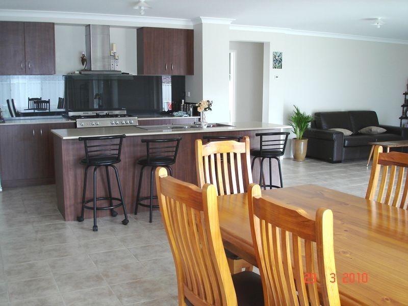 8 Deloraine Court, Elliminyt VIC 3250