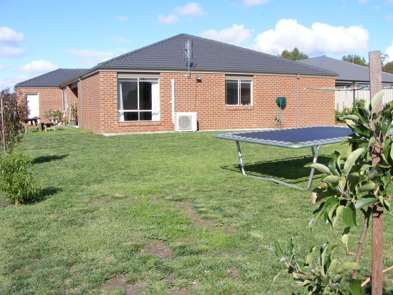 8 Deloraine Court, Elliminyt VIC 3250