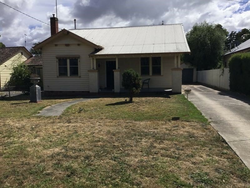 23 Moore Street, Colac VIC 3250