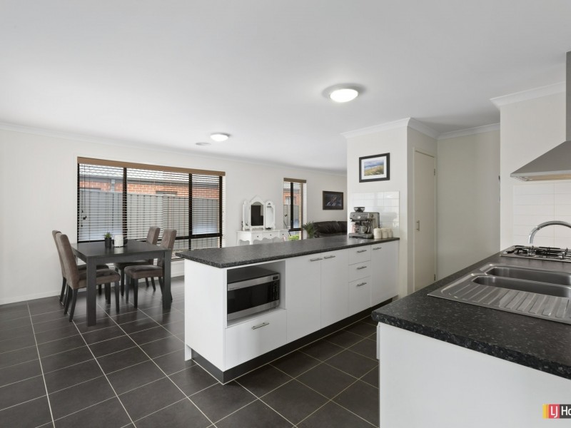 11 Boronia Way, Elliminyt VIC 3250