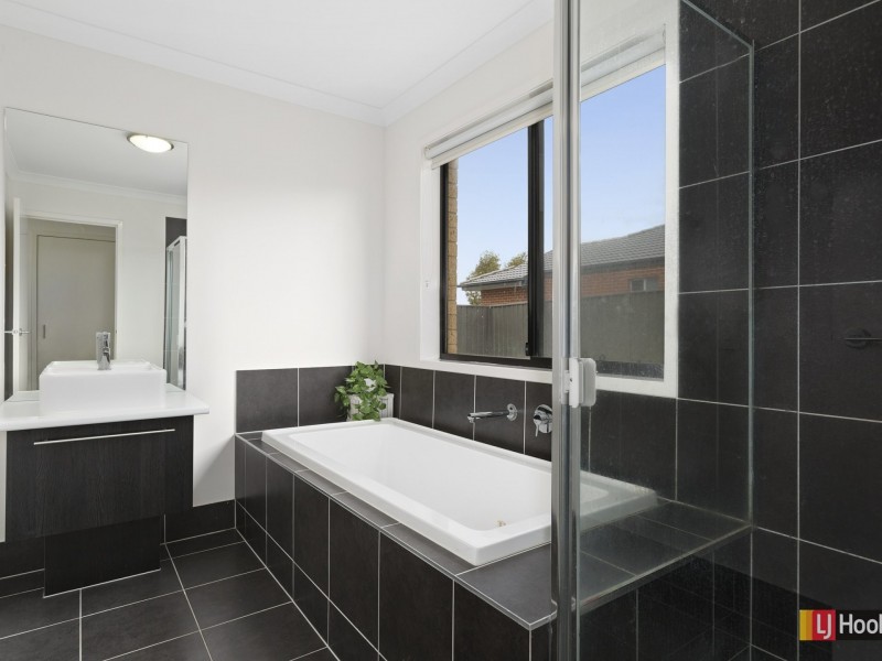 11 Boronia Way, Elliminyt VIC 3250