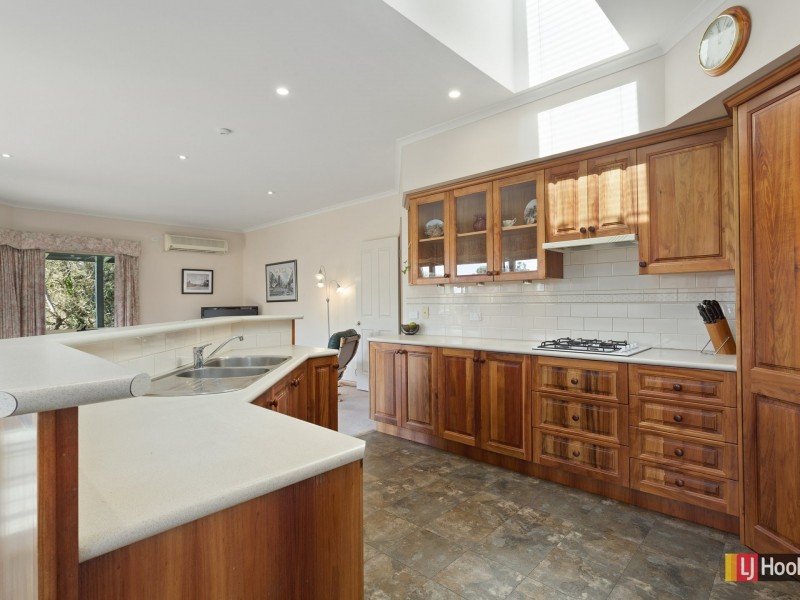 8 Queen St, Colac VIC 3250