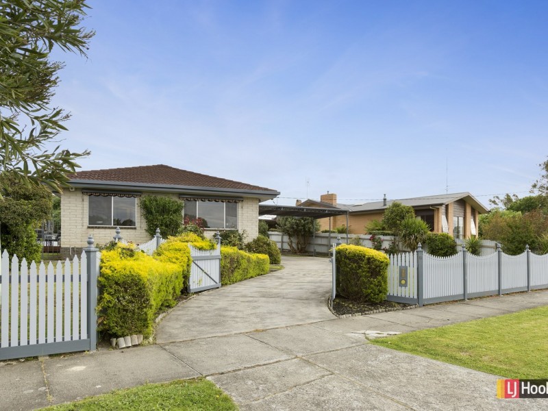 18 The Esplanade, Colac VIC 3250