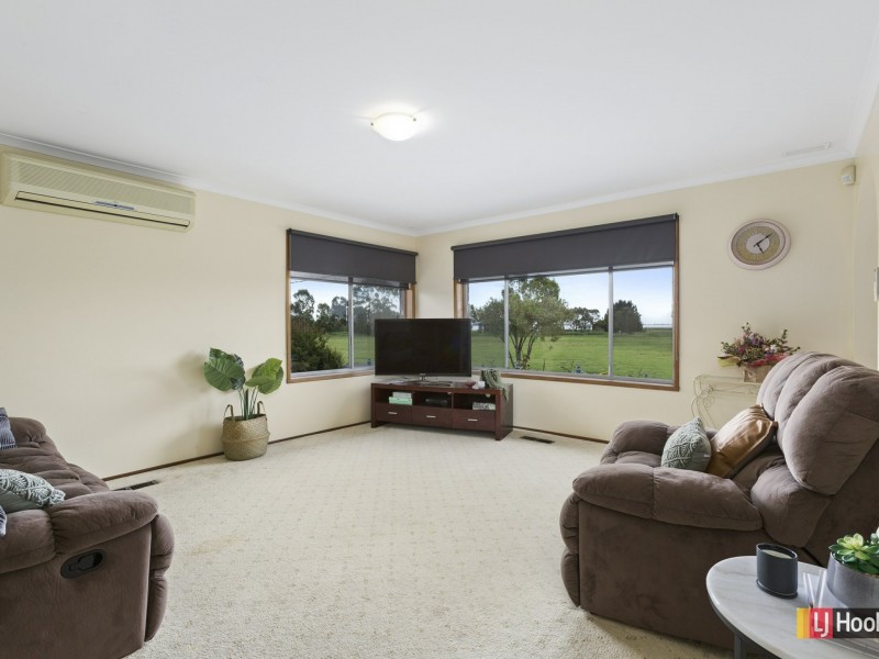18 The Esplanade, Colac VIC 3250