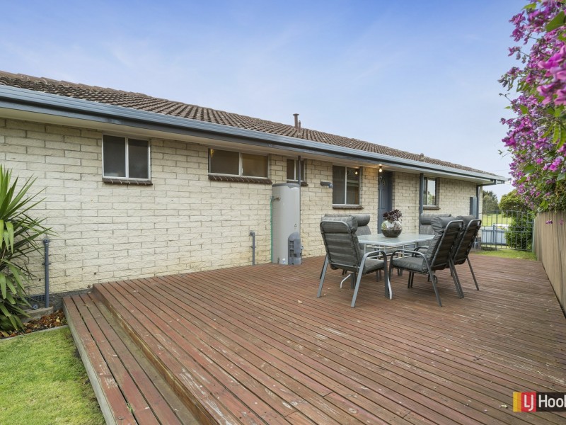 18 The Esplanade, Colac VIC 3250