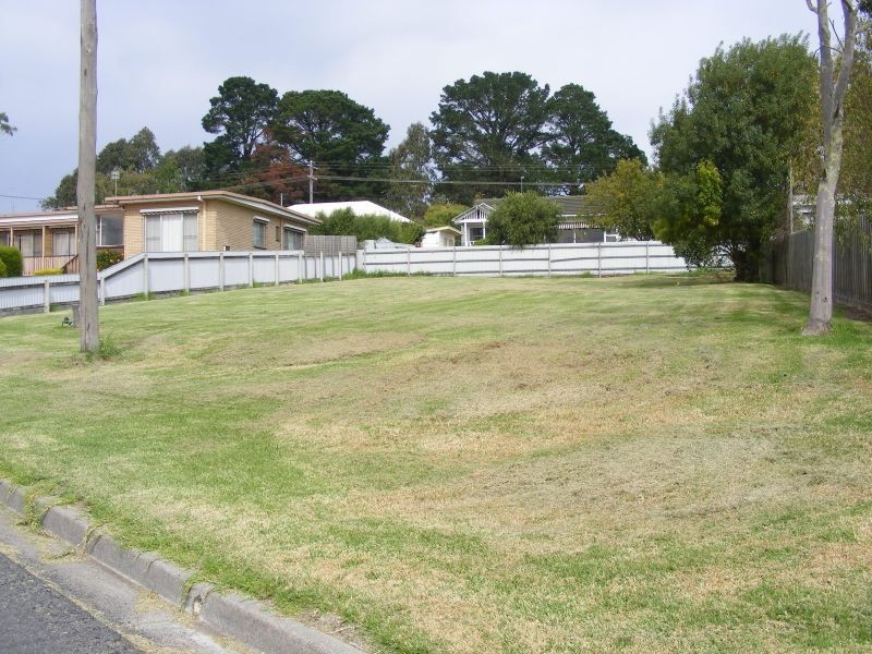 4 Howarth Street, Elliminyt VIC 3250