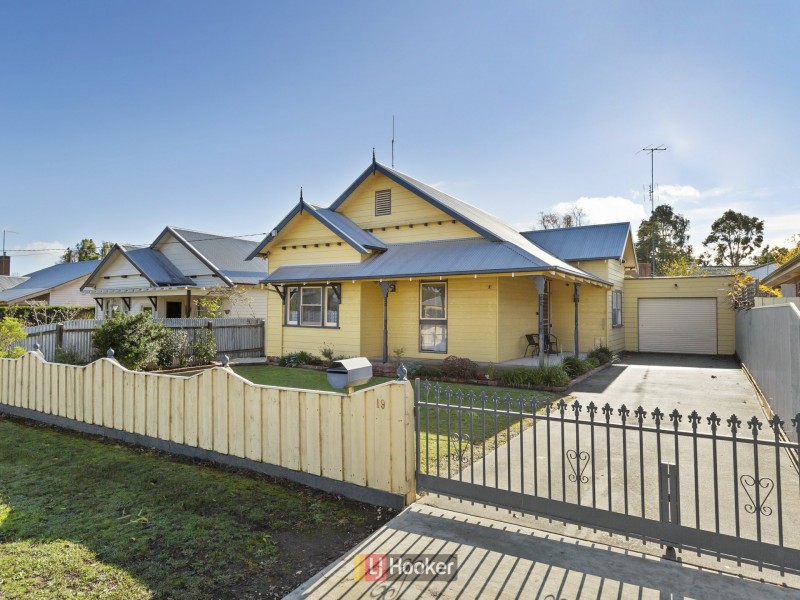 19 Moore Street, Colac VIC 3250