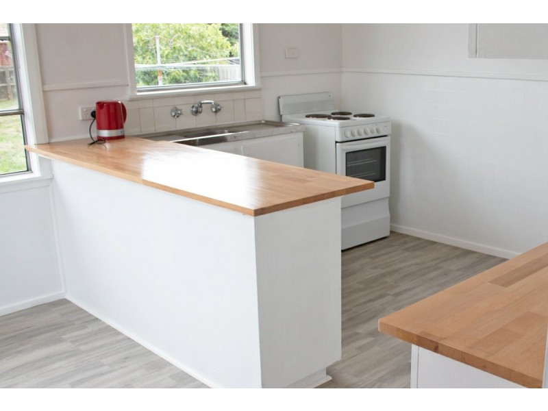 73 Moore Street, Colac VIC 3250