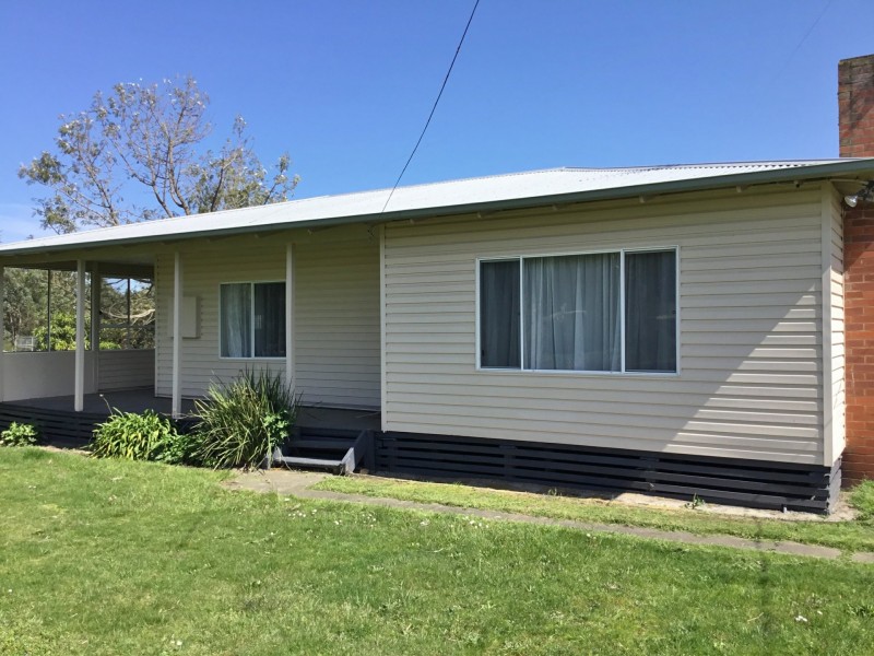 1 Princetown Road, Simpson VIC 3266