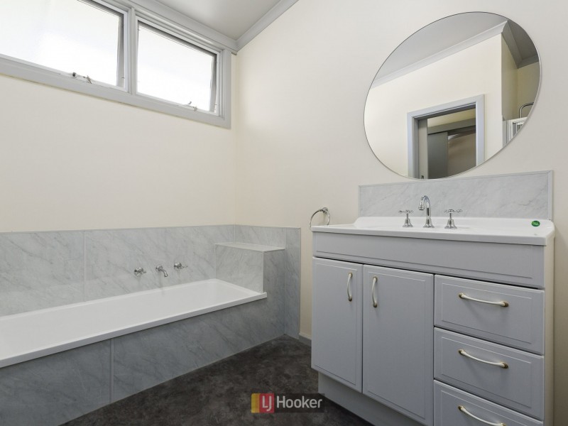 1 Quamby Avenue, Colac VIC 3250