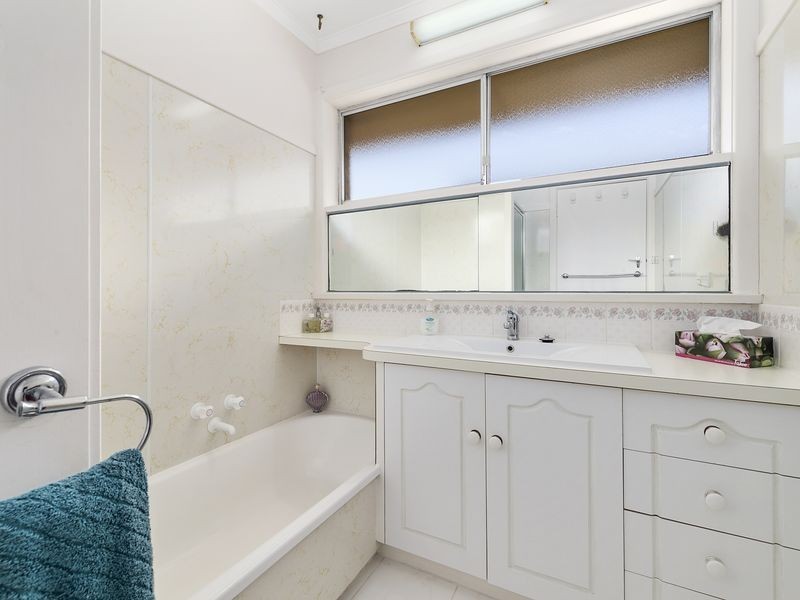 10 Sinclair Street, Colac VIC 3250