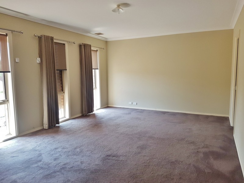 11 Scanlan Drive, Elliminyt VIC 3250