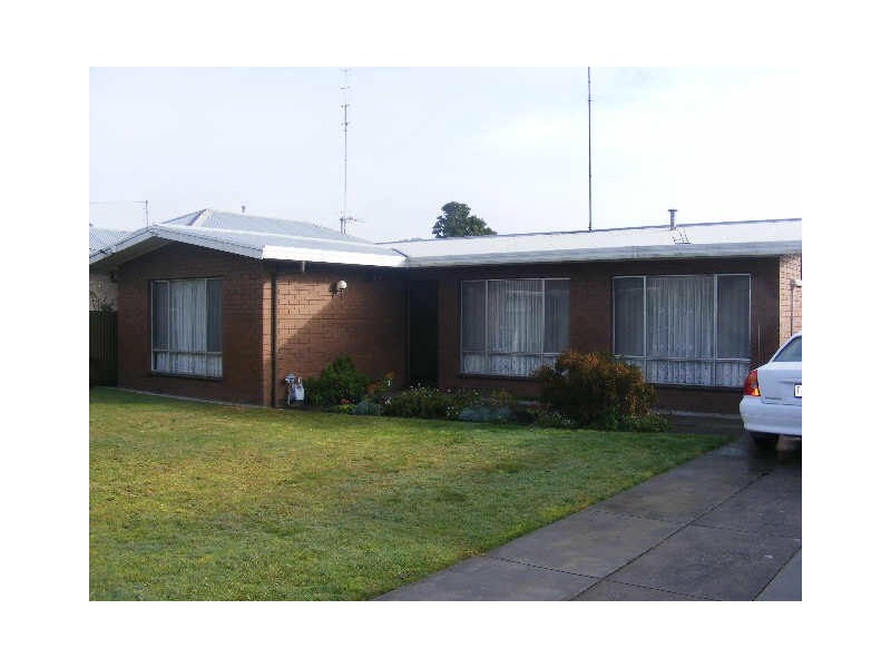 13 Troy Street, Colac VIC 3250