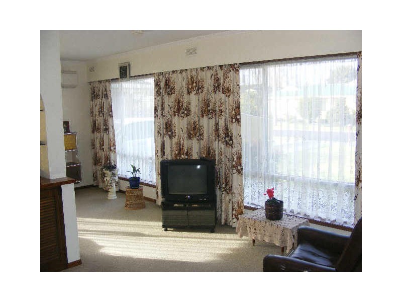 13 Troy Street, Colac VIC 3250