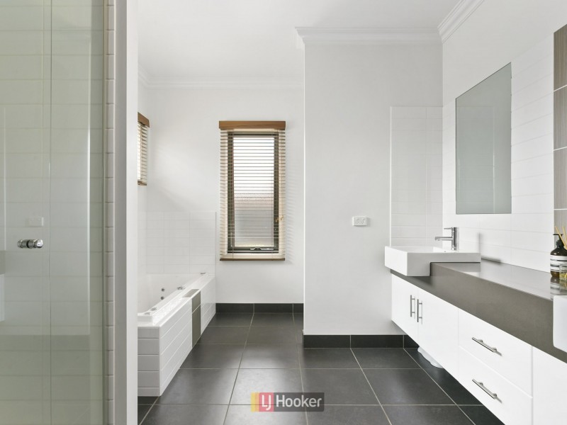 37 Irrewillipe Road, Elliminyt VIC 3250