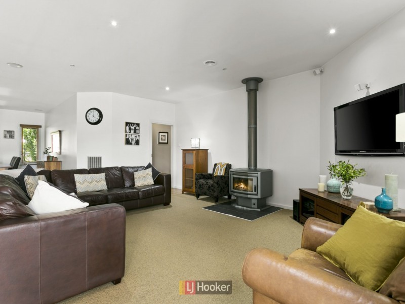 37 Irrewillipe Road, Elliminyt VIC 3250