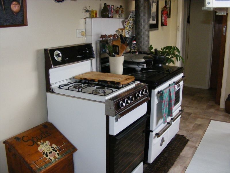 14 Sinclair Street, Colac VIC 3250