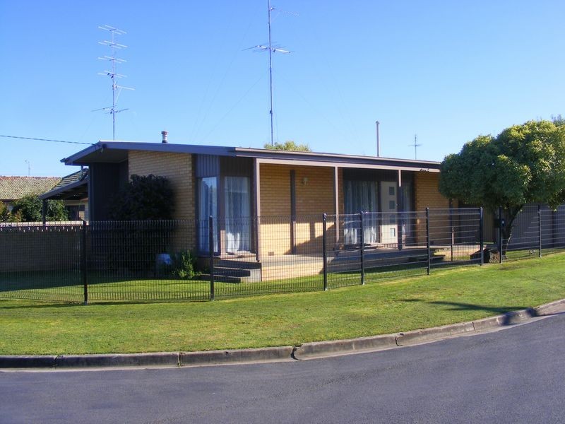 15 John Crescent, Colac VIC 3250