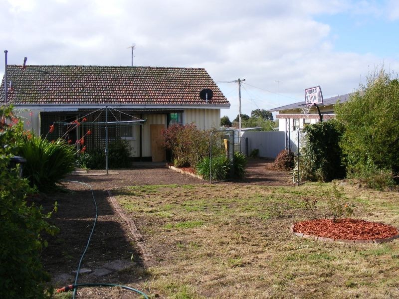 4 Bartlett Street, Colac VIC 3250