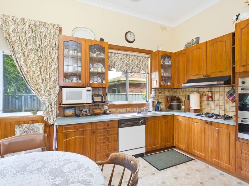 22 Queens Avenue, Colac VIC 3250