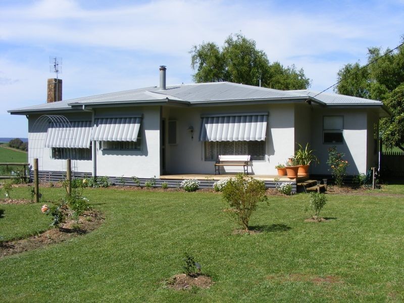 709 Centre Road, Cooriemungle VIC 3268