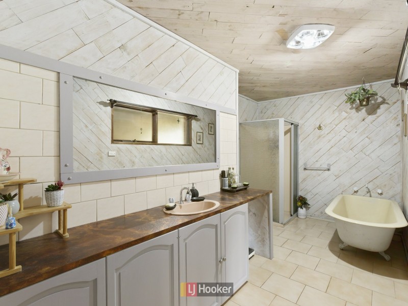 36 Aireys Street, Elliminyt VIC 3250