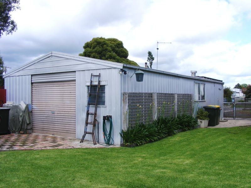 8 Douglas Street, Colac VIC 3250