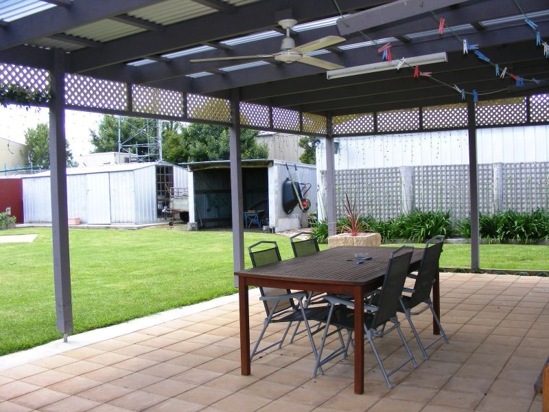 8 Douglas Street, Colac VIC 3250