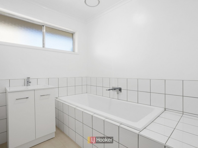 18 The Esplanade, Colac VIC 3250
