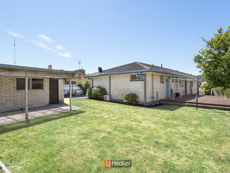 18 The Esplanade, Colac VIC 3250