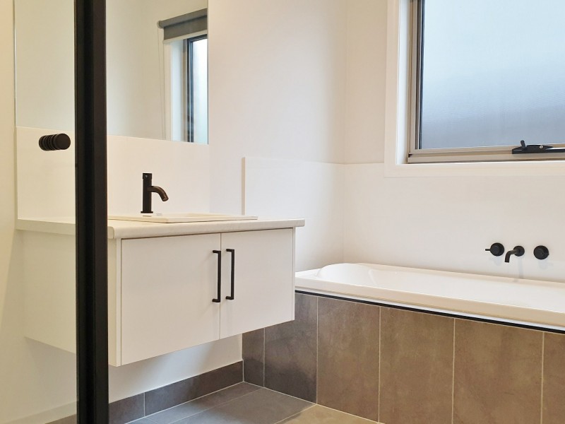 Unit 2/73 Corangamite Street, Colac VIC 3250