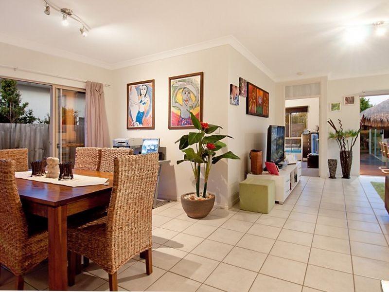 7 Margarita Court, Kawana Island QLD 4575