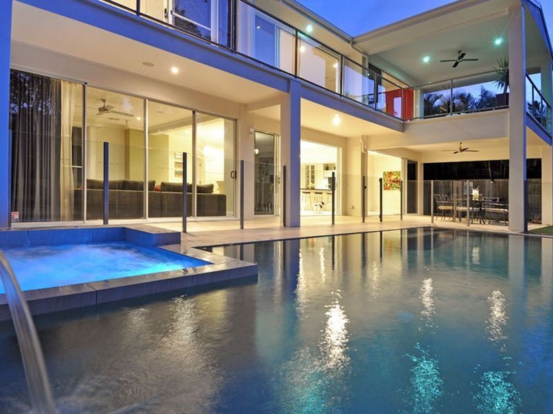 5 Admiralty Drive, Alexandra Headland QLD 4572