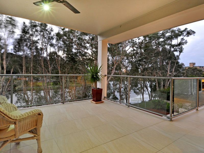 5 Admiralty Drive, Alexandra Headland QLD 4572