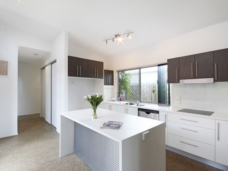 6 Bimini Court, Kawana Island QLD 4575