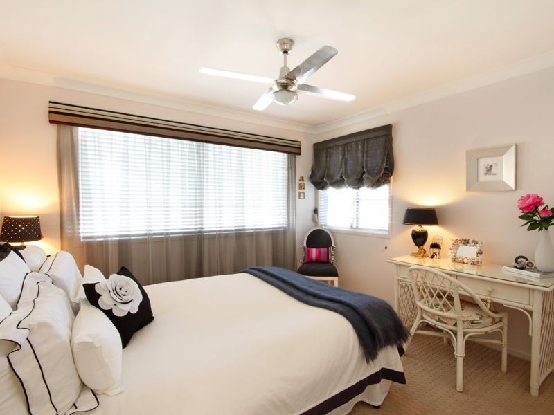 8 Magnetic Street, Kawana Island QLD 4575