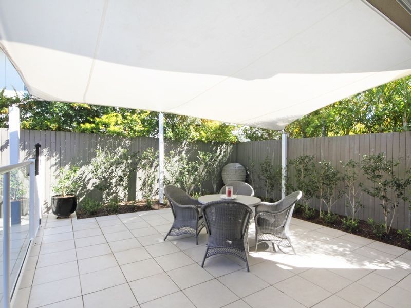 8 Magnetic Street, Kawana Island QLD 4575