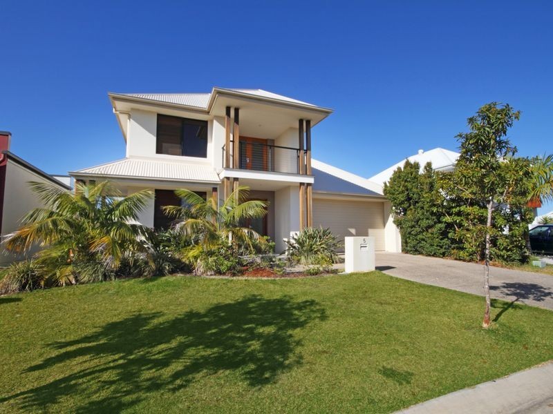5 Magnetic Street, Kawana Island QLD 4575